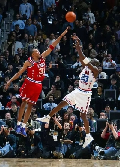 NBA侧翼是什么意思?解析现代篮球最全能的位置 NBA侧翼是什么意思?解析现代篮球最全能的位置