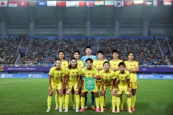 青奥会女足决赛:青春绽放绿茵场,铿锵玫瑰再创辉煌 青奥会女足决赛:青春绽放绿茵场,铿锵玫瑰再创辉煌