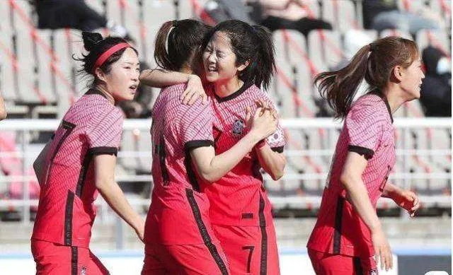 韩国女足vs朝鲜女足:绿茵场上的南北对决,热血与信念的碰撞 韩国女足vs朝鲜女足:绿茵场上的南北对决,热血与信念的碰撞