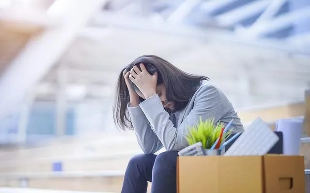 “不该结束”的青春:当代年轻人为何陷入迷茫与焦虑? “不该结束”的青春:当代年轻人为何陷入迷茫与焦虑?