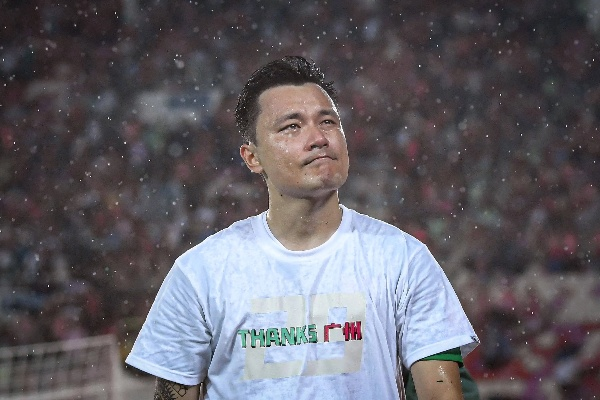 郜林斯曼:中国足球的传奇前锋与他的绿茵传奇 郜林斯曼:中国足球的传奇前锋与他的绿茵传奇