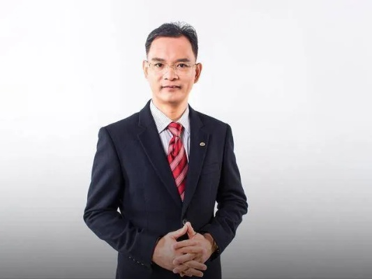 黄子龙:一位卓越领导者的成长历程与成功之道 黄子龙:一位卓越领导者的成长历程与成功之道