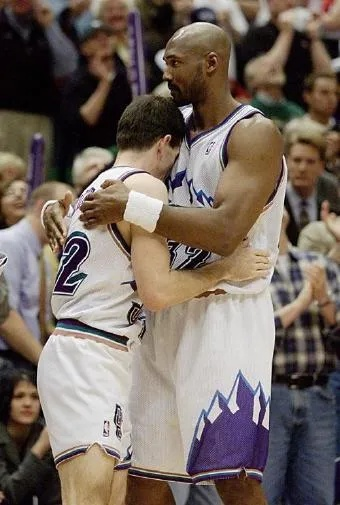 NBA赛场上的温情瞬间:那些令人动容的时刻 NBA赛场上的温情瞬间:那些令人动容的时刻