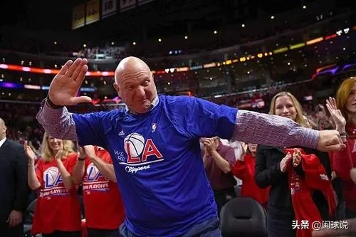 从默默无闻到球场指挥官:一名NBA发牌员的逆袭之路 从默默无闻到球场指挥官:一名NBA发牌员的逆袭之路