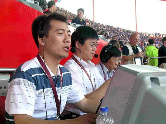 黄健翔痛哭:一个解说员的激情与时代的回响 黄健翔痛哭:一个解说员的激情与时代的回响