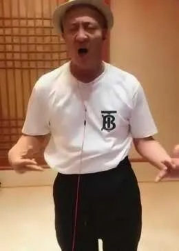 赵四霹雳舞引爆全网:东北喜剧之王的魔性舞步为何让人上头? 赵四霹雳舞引爆全网:东北喜剧之王的魔性舞步为何让人上头?