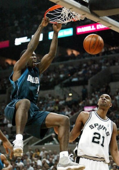 迈克尔·芬利:从NBA传奇到人生赢家的热血故事 迈克尔·芬利:从NBA传奇到人生赢家的热血故事