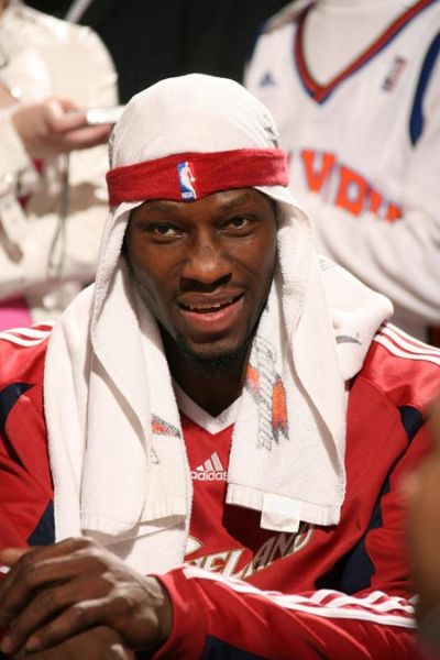 NBA搞笑图片壁纸:让你笑到停不下来的篮球瞬间 NBA搞笑图片壁纸:让你笑到停不下来的篮球瞬间