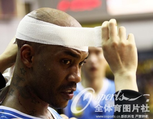 那一刻,我的心都碎了——马布里受伤瞬间全记录 那一刻,我的心都碎了——马布里受伤瞬间全记录