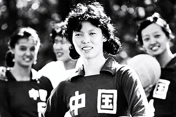 从女排传奇到人生导师:陈招娣用拼搏精神照亮无数人的前行之路 从女排传奇到人生导师:陈招娣用拼搏精神照亮无数人的前行之路