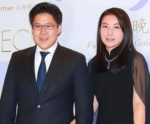 郭晶晶老公身价惊人!霍启刚的财富帝国与幸福人生揭秘 郭晶晶老公身价惊人!霍启刚的财富帝国与幸福人生揭秘