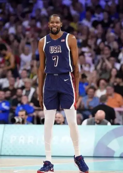 NBA球员穿的长筒袜子:不只是时尚,更是赛场上的秘密武器 NBA球员穿的长筒袜子:不只是时尚,更是赛场上的秘密武器