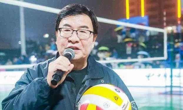 韩乔生夏普事件:一场关于体育解说与网络文化的深度碰撞 韩乔生夏普事件:一场关于体育解说与网络文化的深度碰撞