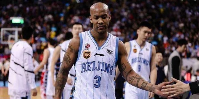 马布里MVP:从NBA弃将到CBA传奇的逆袭之路 马布里MVP:从NBA弃将到CBA传奇的逆袭之路