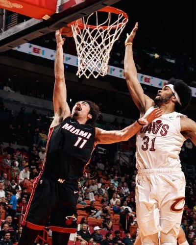 火热对决,骑士与热火的NBA巅峰之战 火热对决,骑士与热火的NBA巅峰之战