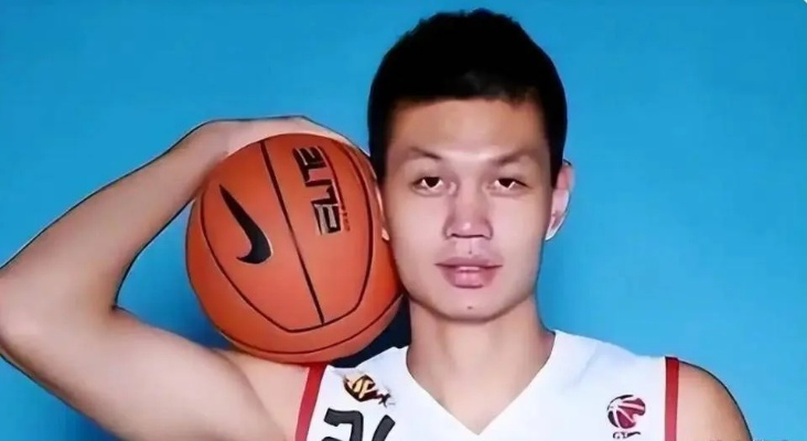 许钟豪:从篮球少年到职业球员的逆袭之路 许钟豪:从篮球少年到职业球员的逆袭之路