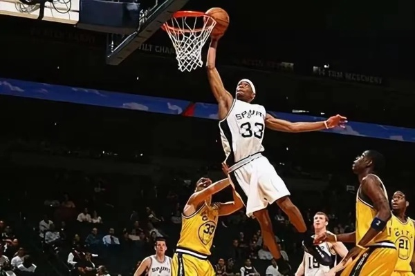 詹姆斯怀特弹跳:揭秘NBA史上最震撼的垂直爆发力 詹姆斯怀特弹跳:揭秘NBA史上最震撼的垂直爆发力