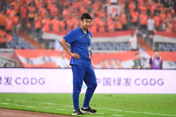 鲁能韩鹏:从绿茵场到教练席的传奇人生 鲁能韩鹏:从绿茵场到教练席的传奇人生