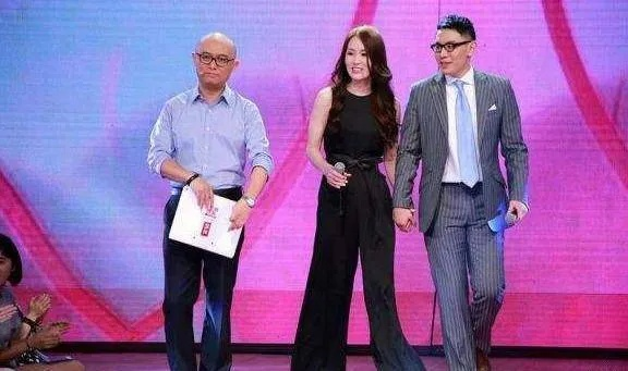 《非诚勿扰英国专场1:海外华人的浪漫邂逅,谁的爱情故事最戳心?》 《非诚勿扰英国专场1:海外华人的浪漫邂逅,谁的爱情故事最戳心?》