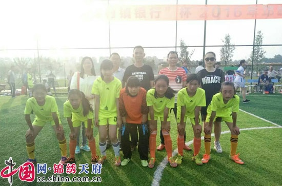 从“龅牙苏”到球场传奇:我的足球人生,远不止一副牙齿的故事 从“龅牙苏”到球场传奇:我的足球人生,远不止一副牙齿的故事
