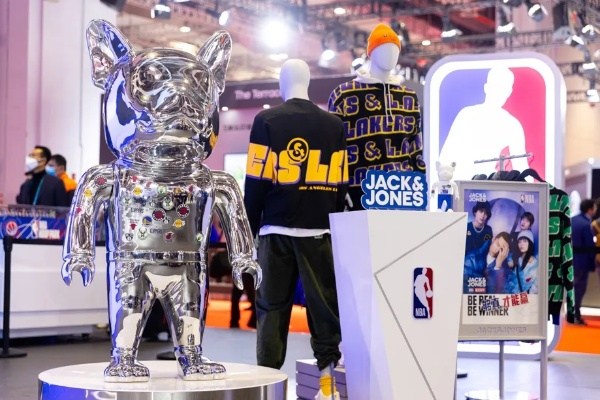 NBA联名天台:背后的品牌合作奥秘 NBA联名天台:背后的品牌合作奥秘