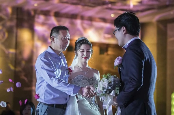 幸福洋溢!我亲历韩鹏浪漫婚礼,现场感动到泪目 幸福洋溢!我亲历韩鹏浪漫婚礼,现场感动到泪目