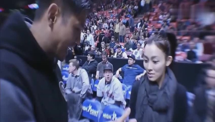 黑人范范求婚:浪漫瞬间引爆全网,真爱感动千万网友 黑人范范求婚:浪漫瞬间引爆全网,真爱感动千万网友