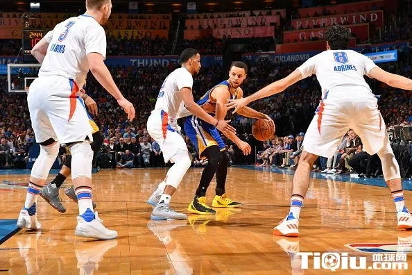 雷霆打勇士第6——史诗般的对决在NBA季后赛中,雷霆队和勇士队的比赛总是备受关注。第6场比赛是一场史诗般的对决,充满了激情和悬念。双方球员的拼搏与才华在球场上交织,令人目不转睛。 雷霆打勇士第6——史诗般的对决在NBA季后赛中,雷霆队和勇士队的比赛总是备受关注。第6场比赛是一场史诗般的对决,充满了激情和悬念。双方球员的拼搏与才华在球场上交织,令人目不转睛。