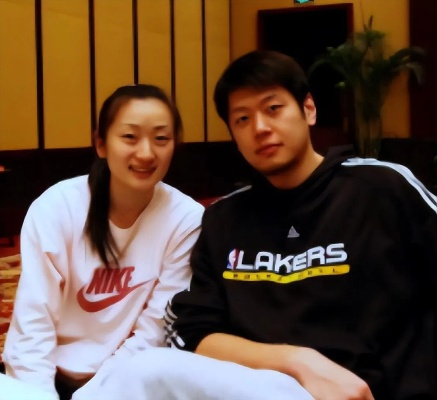 莫科妻子的故事:一位坚强女性的背后 莫科妻子的故事:一位坚强女性的背后