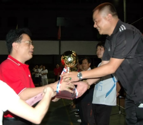 足球开户与英皇注册:探索在线娱乐平台的魅力与机遇 足球开户与英皇注册:探索在线娱乐平台的魅力与机遇