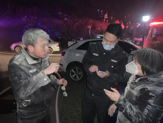 “轻伤不下火线”:一位基层民警的坚守与担当 “轻伤不下火线”:一位基层民警的坚守与担当