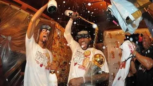 热血NBA万圣节:当篮球激情撞上鬼马狂欢 热血NBA万圣节:当篮球激情撞上鬼马狂欢