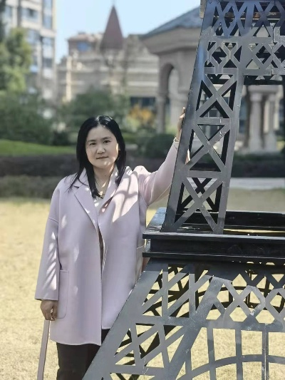 范春玲:从平凡到非凡,她用坚持书写人生华章 范春玲:从平凡到非凡,她用坚持书写人生华章