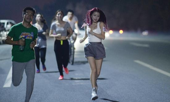 美女教师夜跑离奇失踪:一场牵动人心的都市悬案 美女教师夜跑离奇失踪:一场牵动人心的都市悬案
