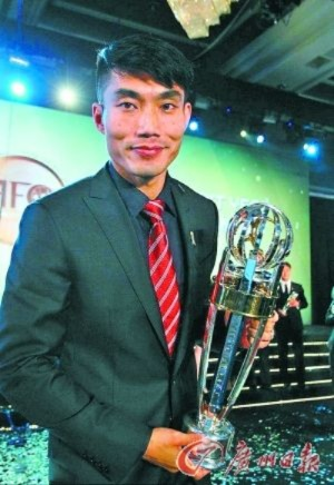 郑智儿子:足球世家的新一代希望 郑智儿子:足球世家的新一代希望