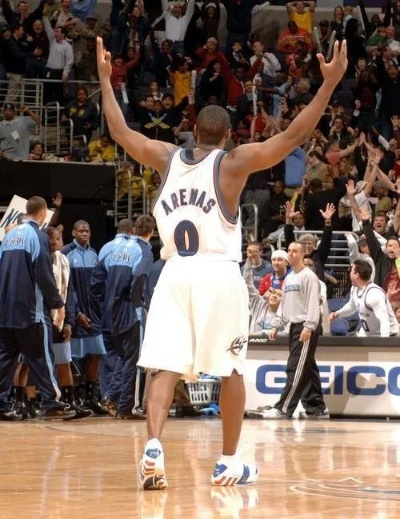 阿里纳斯经典绝杀:NBA历史上最令人窒息的瞬间 阿里纳斯经典绝杀:NBA历史上最令人窒息的瞬间