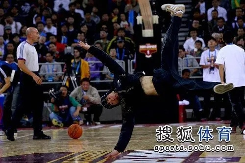篮球盛宴中的激情瞬间:NBA直播间里的杰士邦惊喜 篮球盛宴中的激情瞬间:NBA直播间里的杰士邦惊喜