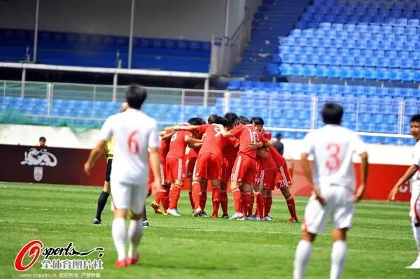 激情燃烧的13日世界杯:绿茵场上的荣耀与梦想 激情燃烧的13日世界杯:绿茵场上的荣耀与梦想