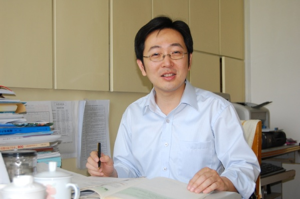 陈寅:一位用才华与坚持点亮人生的传奇学者 陈寅:一位用才华与坚持点亮人生的传奇学者