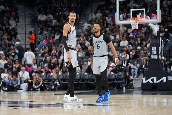 马刺格林:从默默无闻到闪耀NBA的励志传奇 马刺格林:从默默无闻到闪耀NBA的励志传奇
