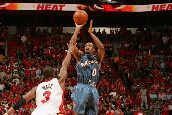 阿兰·休斯顿:从NBA神射手到人生赢家的励志故事 阿兰·休斯顿:从NBA神射手到人生赢家的励志故事