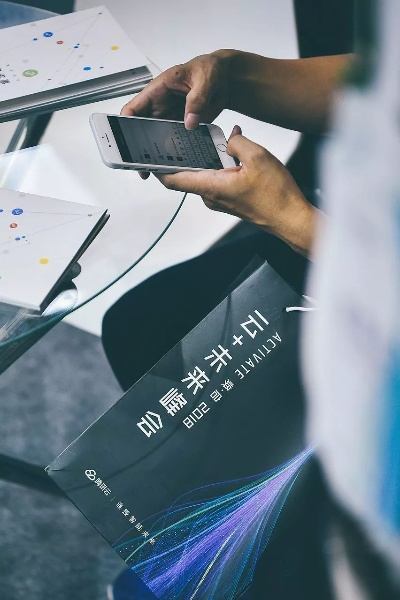 我与阿法罗比的奇妙相遇:一个科技小白的真实体验 我与阿法罗比的奇妙相遇:一个科技小白的真实体验