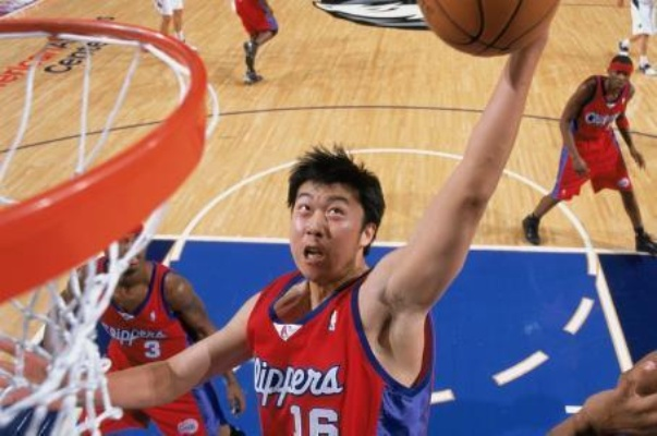 王治郅NBA生涯精彩瞬间:一场跨越时空的视觉盛宴 王治郅NBA生涯精彩瞬间:一场跨越时空的视觉盛宴