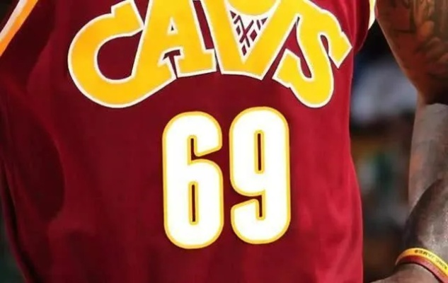 NBA球服背面:不只是号码,更是传奇的象征 NBA球服背面:不只是号码,更是传奇的象征