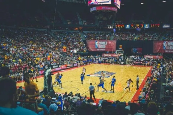小四NBA:NBA赛场背后的那些故事 小四NBA:NBA赛场背后的那些故事