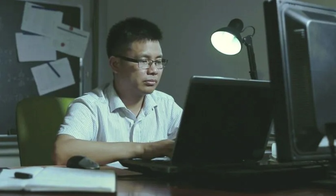 段燕斌:一位在平凡中闪耀的追梦者 段燕斌:一位在平凡中闪耀的追梦者