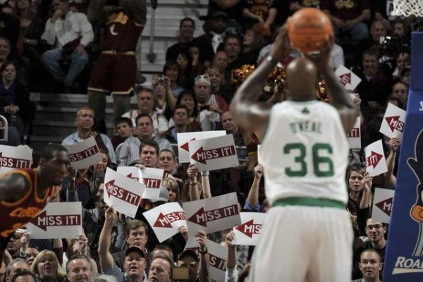 禁忌之地:NBA那些被遗忘的规则与争议 禁忌之地:NBA那些被遗忘的规则与争议