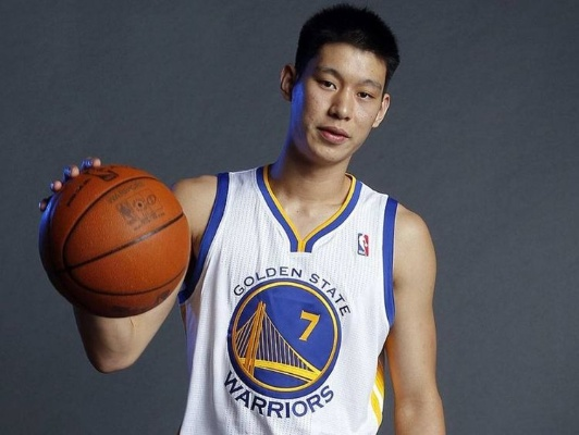 林书豪目前效力于哪个球队?他的职业生涯回顾 林书豪目前效力于哪个球队?他的职业生涯回顾