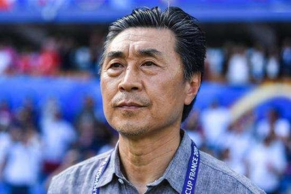 贾秀全:从铁血后卫到争议教练,他的足球人生为何引发热议? 贾秀全:从铁血后卫到争议教练,他的足球人生为何引发热议?