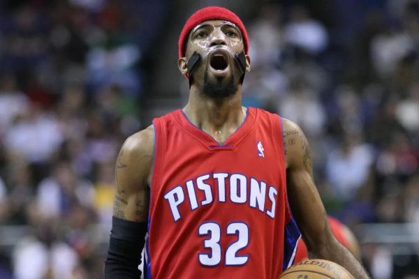 艾尔哈灵顿:从NBA球星到人生赢家,我的故事比你想象的更精彩 艾尔哈灵顿:从NBA球星到人生赢家,我的故事比你想象的更精彩